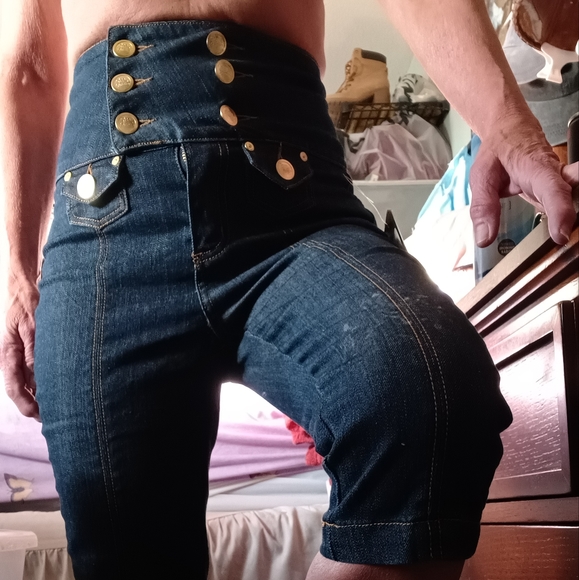 New Capri Jeans/w Buttons sz 2 - Picture 4 of 10